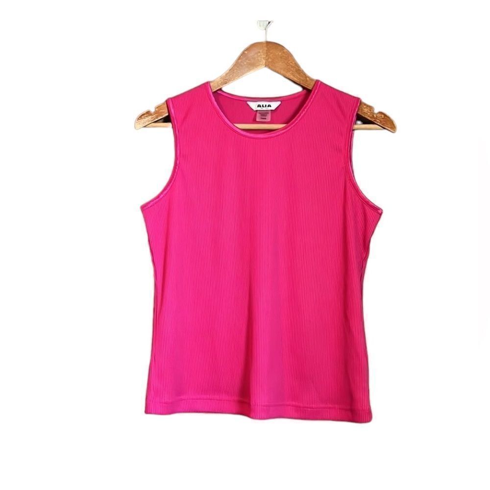 3‎ for $30!  Alia petites bright pink ribbed tank top